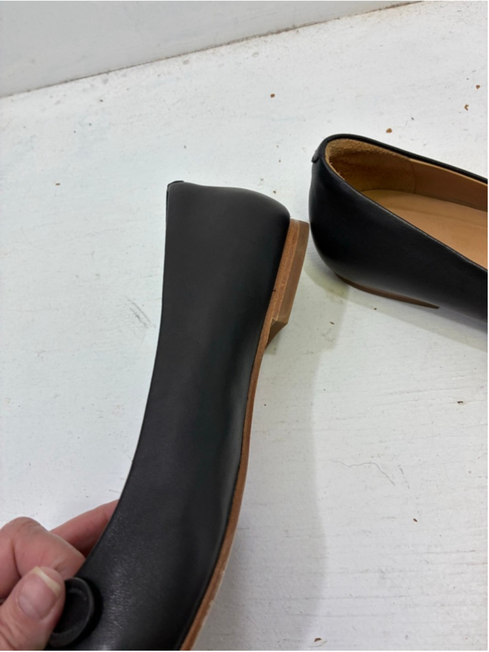 Quince Italian Leather Pointed Bow Flat in Black Size 9 - Picture 4 of 8